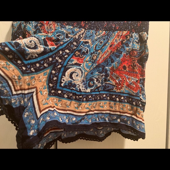 Shorts - Picture 3 of 3